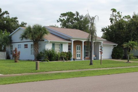 Villa ou maison à Port Charlotte, Floride 2 chambres, 114.55 m2 № 2110148