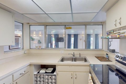 House in Port Charlotte, Florida 2 bedrooms, 114.55 sq.m. № 2110148 - photo 22