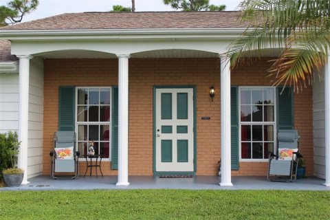 House in Port Charlotte, Florida 2 bedrooms, 114.55 sq.m. № 2110148 - photo 3