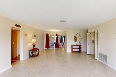 House in Port Charlotte, Florida 2 bedrooms, 114.55 sq.m. № 2110148 - photo 5