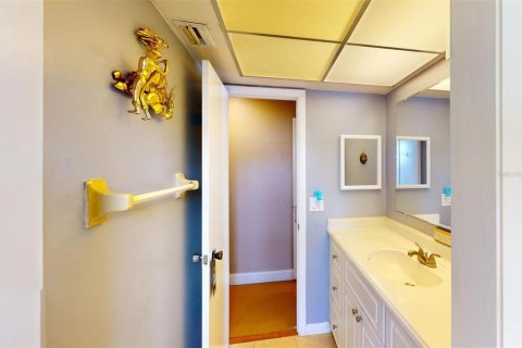 House in Port Charlotte, Florida 2 bedrooms, 114.55 sq.m. № 2110148 - photo 19