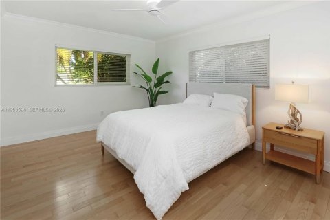 House in Hollywood, Florida 3 bedrooms, 132.57 sq.m. № 2007931 - photo 23