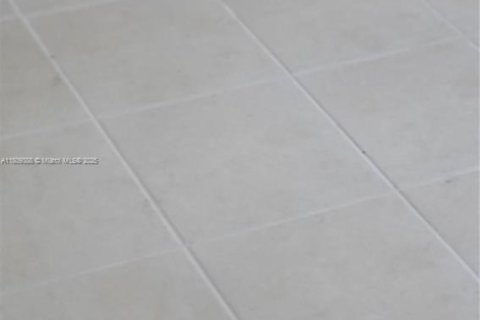 Villa ou maison à louer à Fort Lauderdale, Floride: 2 chambres, 211.45 m2 № 1959741 - photo 4