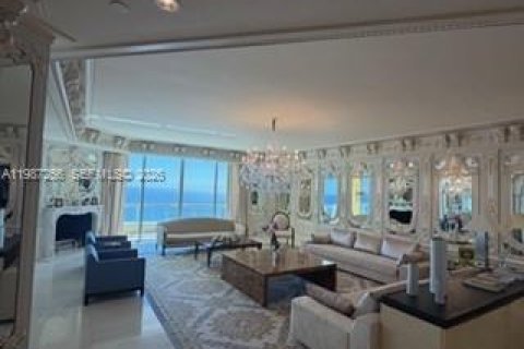 Купить кондоминиум в Санни-Айлс-Бич, Флорида 5 спален, 590.21м2, № 2066256 - фото 2