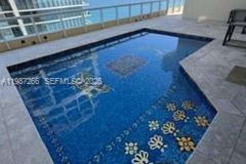 Купить кондоминиум в Санни-Айлс-Бич, Флорида 5 спален, 590.21м2, № 2066256 - фото 4