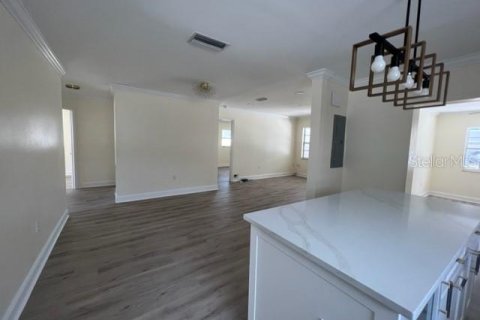 House in Tampa, Florida 3 bedrooms, 137.87 sq.m. № 1866291 - photo 9