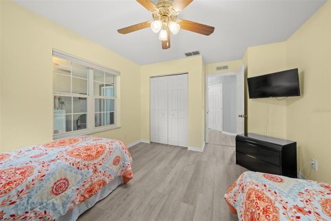 House in Summerfield, Florida 3 bedrooms, 135.92 sq.m. № 1900913 - photo 18
