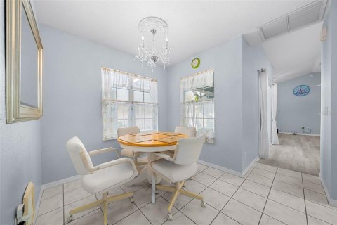 House in Summerfield, Florida 3 bedrooms, 135.92 sq.m. № 1900913 - photo 6
