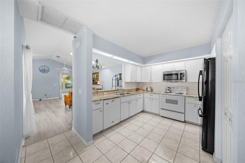 House in Summerfield, Florida 3 bedrooms, 135.92 sq.m. № 1900913 - photo 4