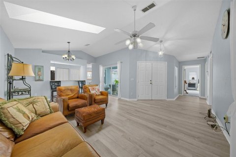 House in Summerfield, Florida 3 bedrooms, 135.92 sq.m. № 1900913 - photo 10