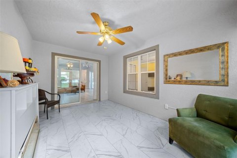 House in Summerfield, Florida 3 bedrooms, 135.92 sq.m. № 1900913 - photo 21