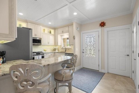 Villa ou maison à vendre à Lady Lake, Floride: 2 chambres, 165.37 m2 № 1914551 - photo 11