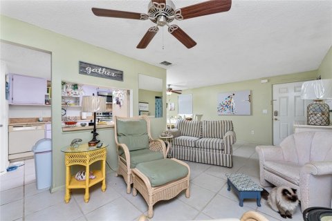 Condo in Port Charlotte, Florida, 2 bedrooms  № 1747134 - photo 11