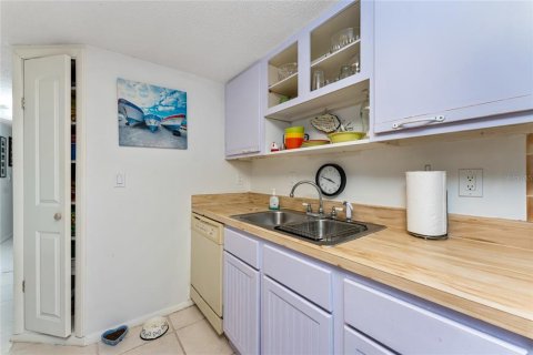 Condo in Port Charlotte, Florida, 2 bedrooms  № 1747134 - photo 16