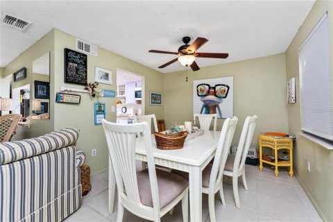 Condo in Port Charlotte, Florida, 2 bedrooms  № 1747134 - photo 6