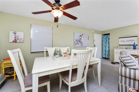 Condo in Port Charlotte, Florida, 2 bedrooms  № 1747134 - photo 4