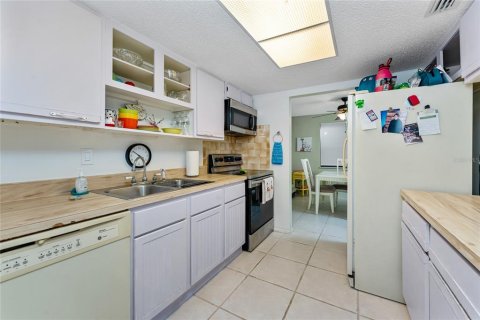 Condo in Port Charlotte, Florida, 2 bedrooms  № 1747134 - photo 18