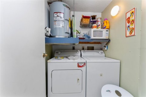Condo in Port Charlotte, Florida, 2 bedrooms  № 1747134 - photo 30