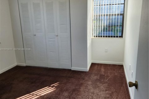 Condo in Miami, Florida, 3 bedrooms  № 2079925 - photo 5