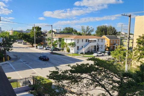 Condo in Miami, Florida, 3 bedrooms  № 2079925 - photo 14