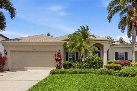 House in Parrish, Florida 3 bedrooms, 194.91 sq.m. № 2201250