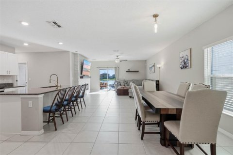 House in Wesley Chapel, Florida 6 bedrooms, 239.69 sq.m. № 2419071 - photo 8