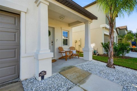 House in Wesley Chapel, Florida 6 bedrooms, 239.69 sq.m. № 2419071 - photo 6