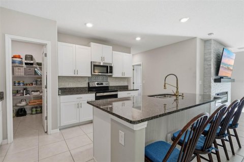 House in Wesley Chapel, Florida 6 bedrooms, 239.69 sq.m. № 2419071 - photo 9