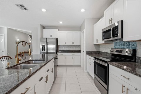 House in Wesley Chapel, Florida 6 bedrooms, 239.69 sq.m. № 2419071 - photo 10