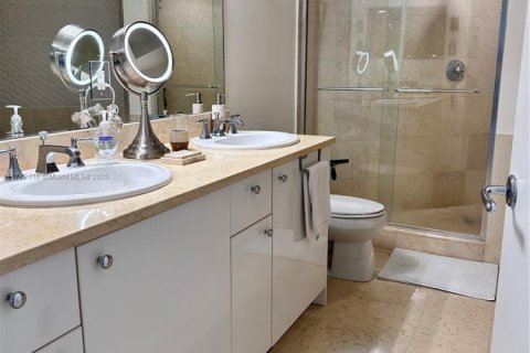 Copropriété à vendre à Aventura, Floride: 2 chambres, 121.89 m2 № 1958854 - photo 28