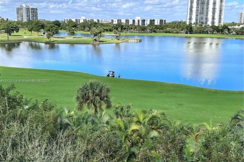 Copropriété à vendre à Aventura, Floride: 2 chambres, 121.89 m2 № 1958854 - photo 2