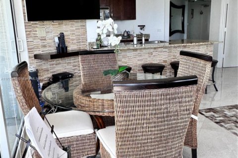 Copropriété à vendre à Aventura, Floride: 2 chambres, 121.89 m2 № 1958854 - photo 17