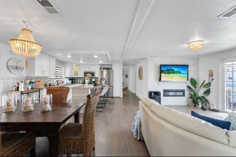Villa ou maison à louer à Tavernier, Floride: 4 chambres № 2388004 - photo 13