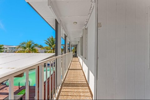 Villa ou maison à louer à Tavernier, Floride: 4 chambres № 2388004 - photo 9