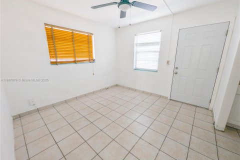 Apartment in Miami, Florida 1 bedroom, 46.45 sq.m. № 1941830 - photo 2
