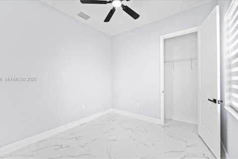 Купить виллу или дом в Лихай-Эйкерс, Флорида 4 спальни, № 1986824 - фото 22