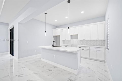 Купить виллу или дом в Лихай-Эйкерс, Флорида 4 спальни, № 1986824 - фото 18