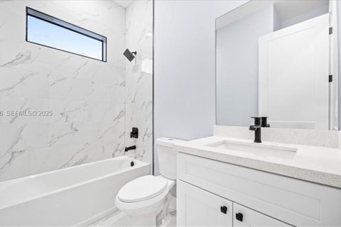 Купить виллу или дом в Лихай-Эйкерс, Флорида 4 спальни, № 1986824 - фото 28