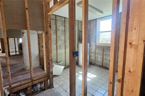 House in Saint Petersburg, Florida 3 bedrooms, 154.96 sq.m. № 2106695 - photo 20