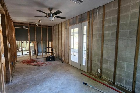 House in Saint Petersburg, Florida 3 bedrooms, 154.96 sq.m. № 2106695 - photo 18