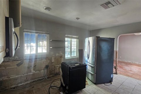 House in Saint Petersburg, Florida 3 bedrooms, 154.96 sq.m. № 2106695 - photo 28