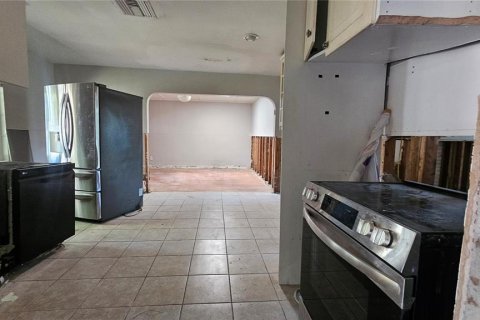 House in Saint Petersburg, Florida 3 bedrooms, 154.96 sq.m. № 2106695 - photo 27