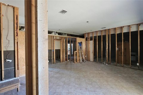 House in Saint Petersburg, Florida 3 bedrooms, 154.96 sq.m. № 2106695 - photo 11