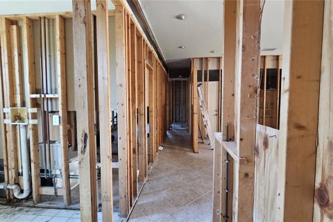 House in Saint Petersburg, Florida 3 bedrooms, 154.96 sq.m. № 2106695 - photo 22
