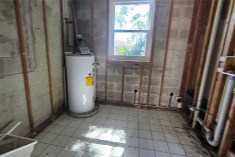 House in Saint Petersburg, Florida 3 bedrooms, 154.96 sq.m. № 2106695 - photo 21
