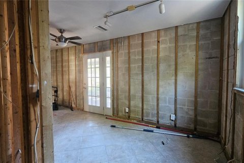 House in Saint Petersburg, Florida 3 bedrooms, 154.96 sq.m. № 2106695 - photo 17