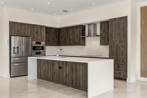 Casa en venta en Orlando, Florida, 5 dormitorios, 419.83 m2 № 2258588 - foto 11