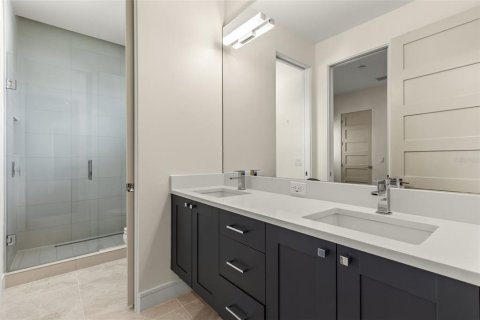 Casa en venta en Orlando, Florida, 5 dormitorios, 419.83 m2 № 2258588 - foto 28