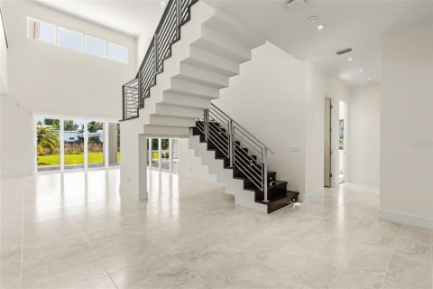 Casa en venta en Orlando, Florida, 5 dormitorios, 419.83 m2 № 2258588 - foto 7