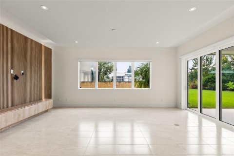 Casa en venta en Orlando, Florida, 5 dormitorios, 419.83 m2 № 2258588 - foto 13